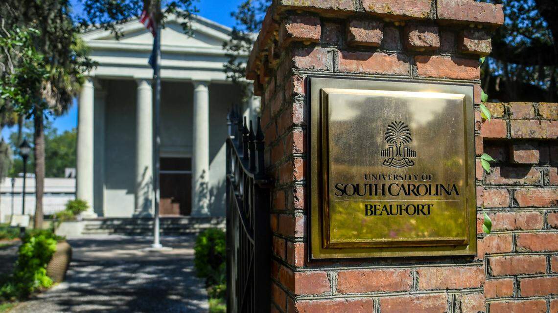 Police officer charged with felony sex crime involving teenage girl in Bluffton residence