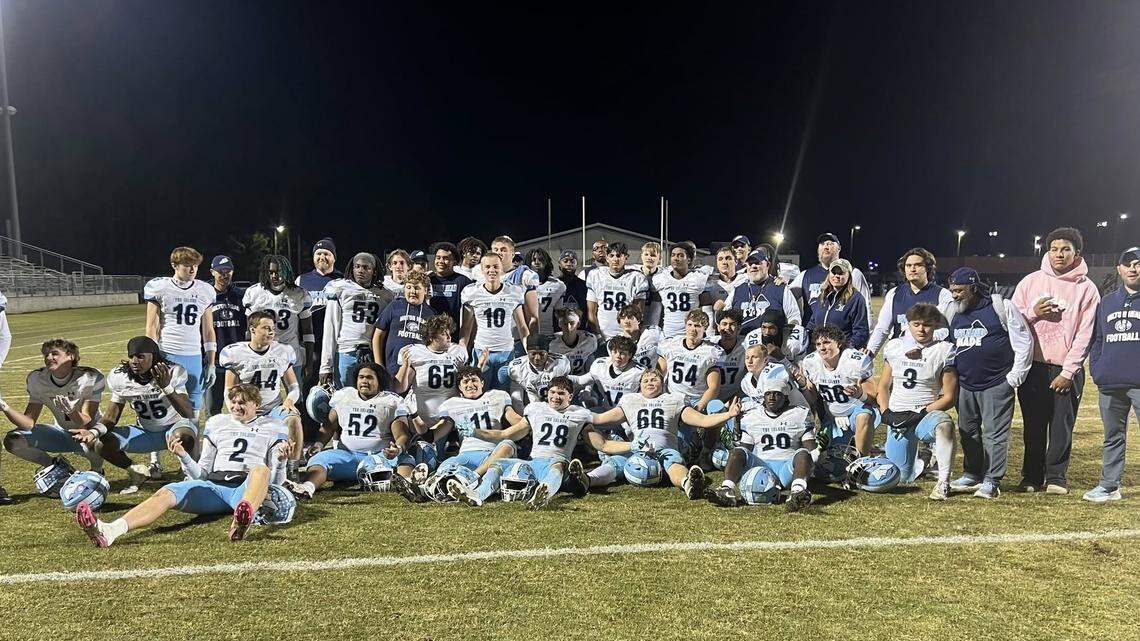 HS Football Roundup: Hilton Head wins region title, Bluffton rallies past Bishops