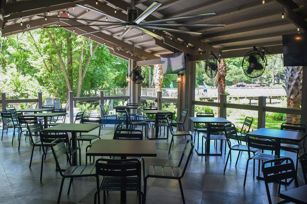 Zunzibar Hilton Head Island has opened a restaurant in a former seafood restaurant on the island that offers outdoor patio eating as well as indoor service.