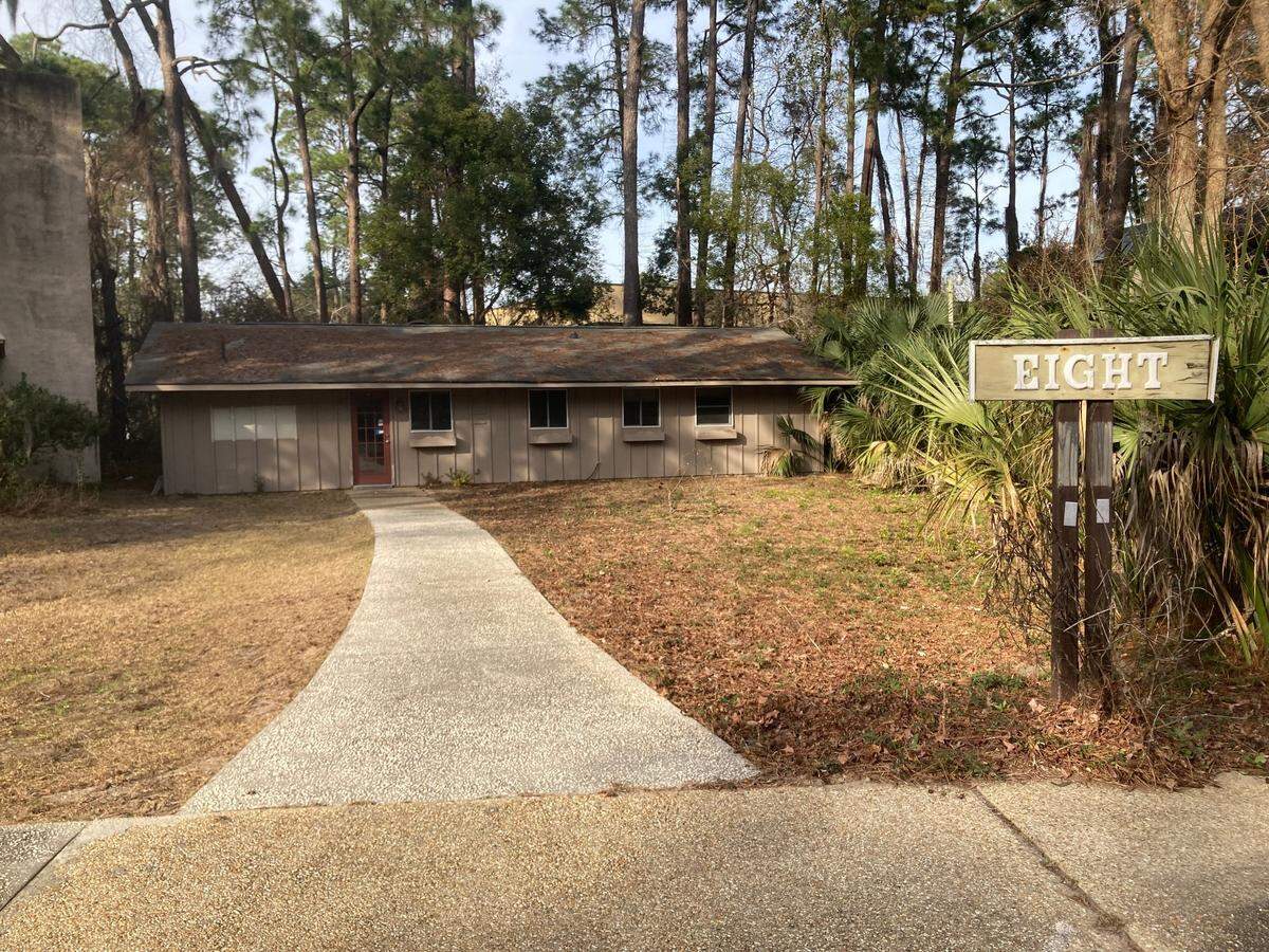 This building is part of the mostly abandoned office space on Hilton Head that would be turned into affordable workforce and dormitory-style housing.