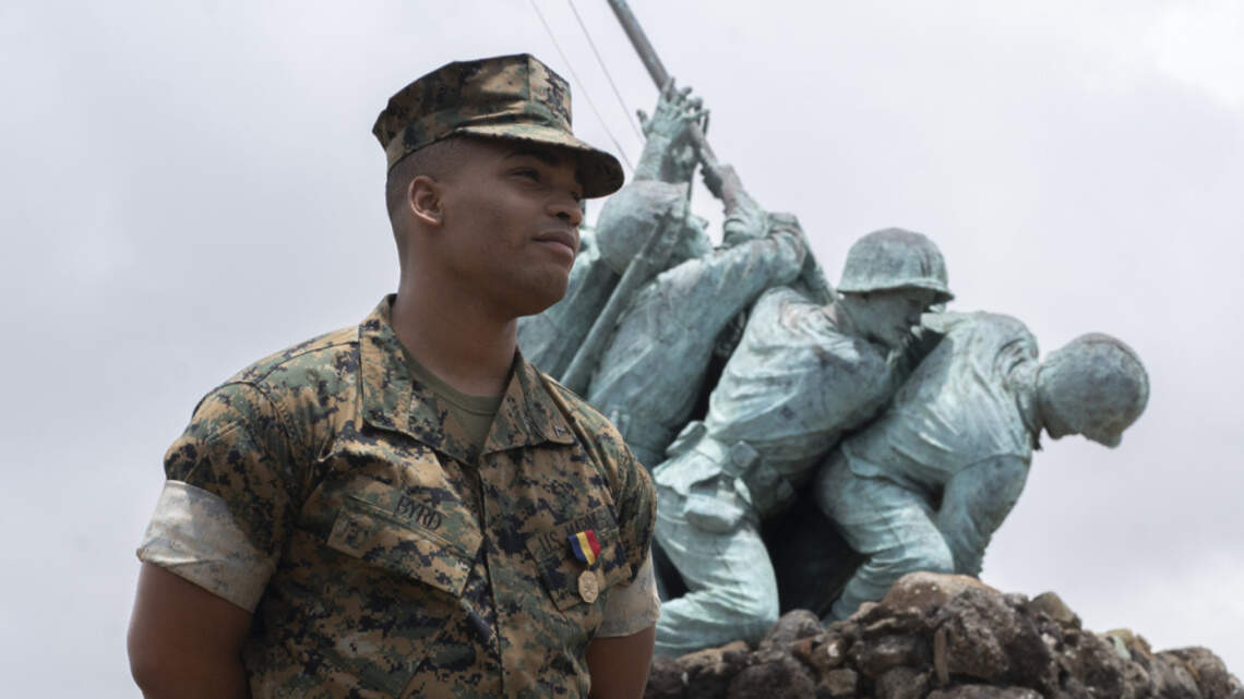 Parris Island graduate who saved woman from attack in Savannah motel receives medal