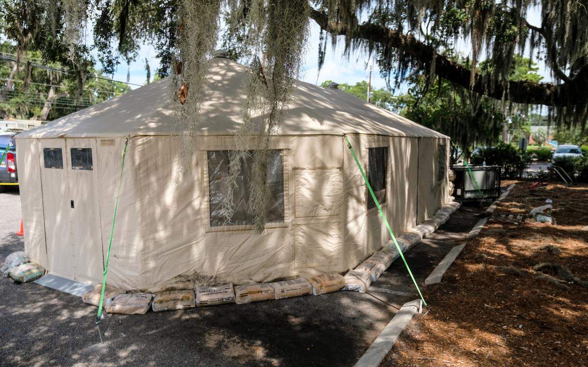 To help handle the summer’s influx of COVID-19 patients, Beaufort Memorial Hospital reinstalled a tent in their parking lot, as seen on Friday, Aug. 13, 2021.