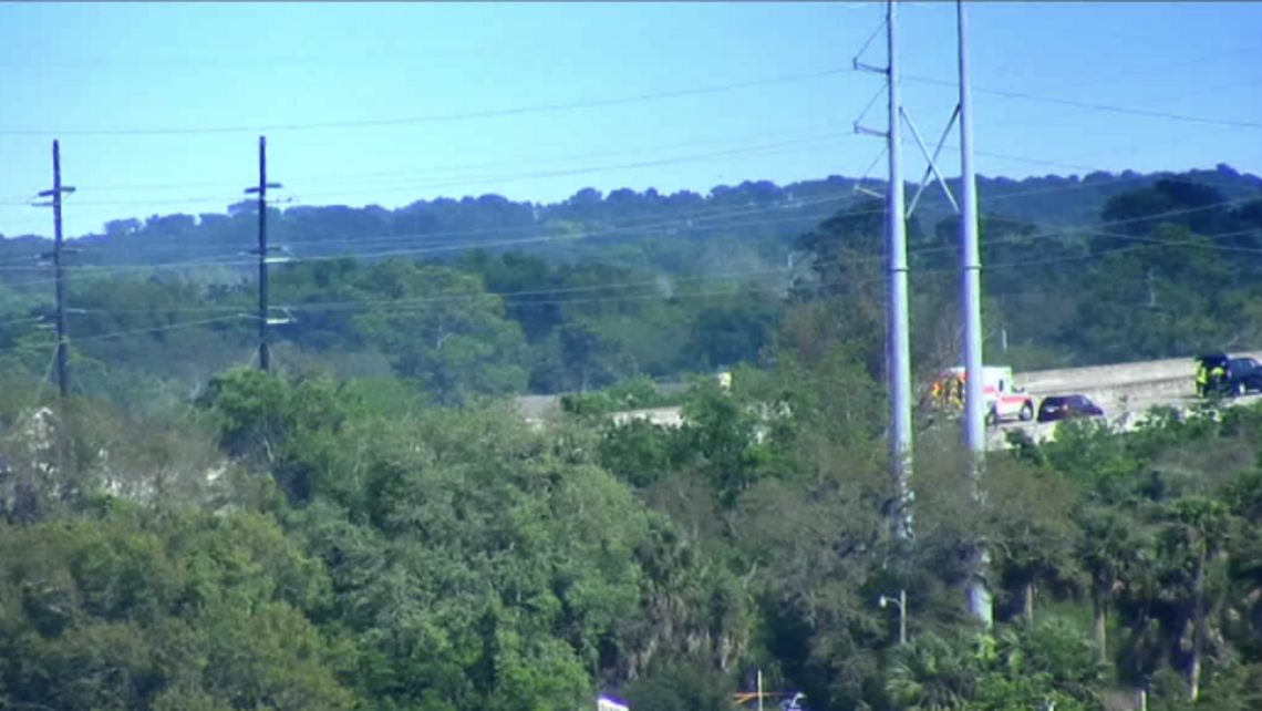 1 injured in crash on U.S. 278 near Pinckney Island boat landing, police say