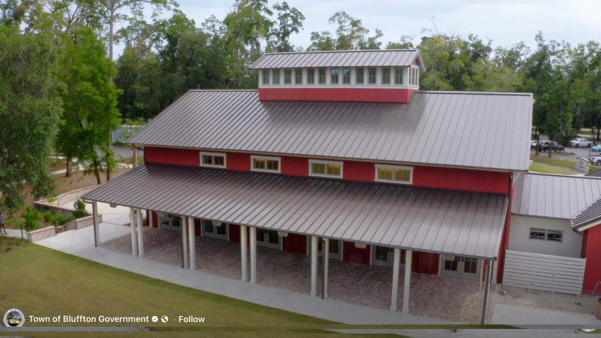 Covered patio area on the north side of New Riverside Barn.