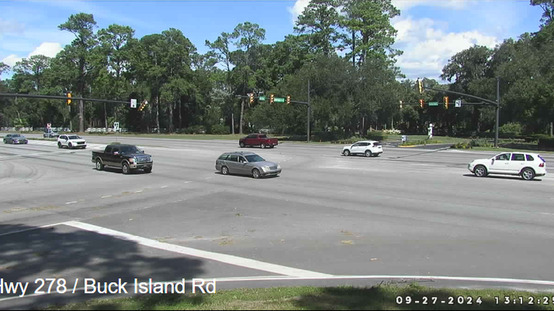 Cops say ‘stay off the roads’ as Helene’s winds shut down Beaufort County traffic signals