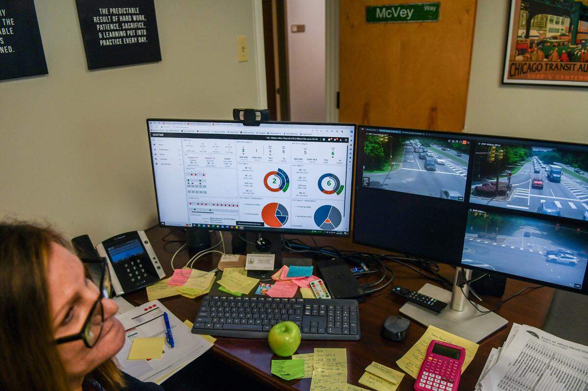 Theresa McVey, a Town of Hilton Head Island transportation department employee, explains the new adaptive signal system cycle times on her screen on May 20, 2024 for the intersection of William Hilton Parkway and Wilborn, Jarvis Park roads.