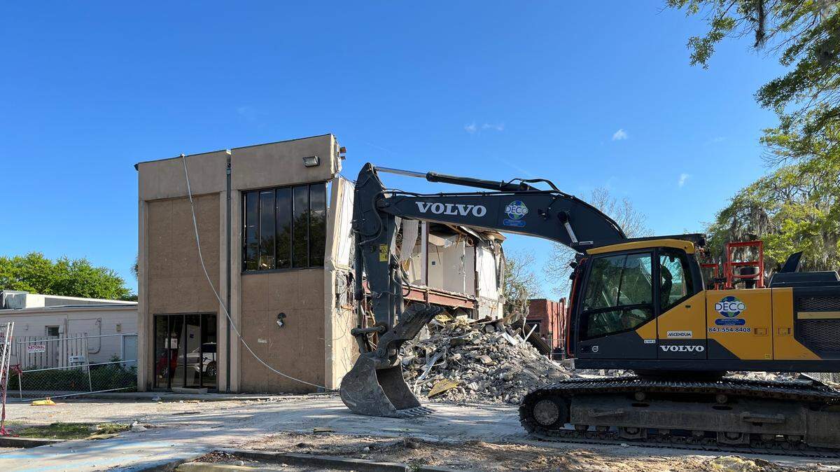 303 Associates already has received permits to demolish and remove buildings to make way for a new parking garage and hotel in downtown Beaufort, buildings that are subject of a lawsuit.