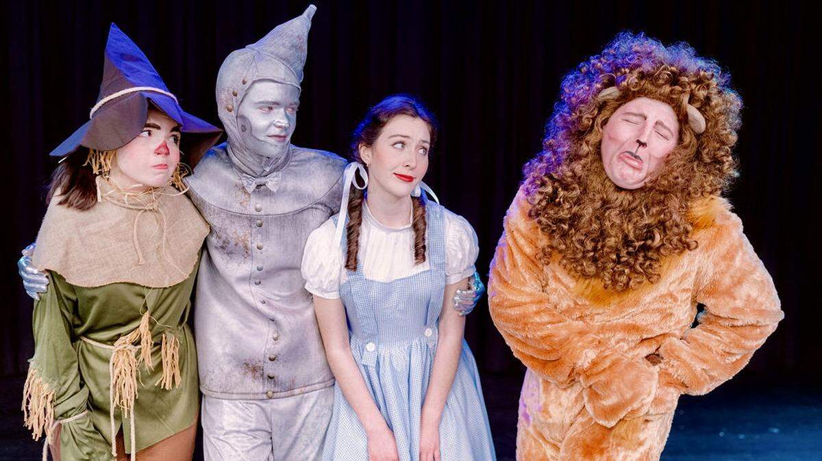 The cast of the “Wizard of Oz” March 17-19.