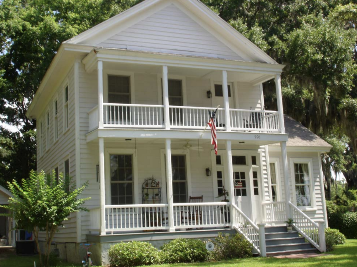 906 8th Street is on the 2022 Historic Port Royal Foundation Christmas tour.