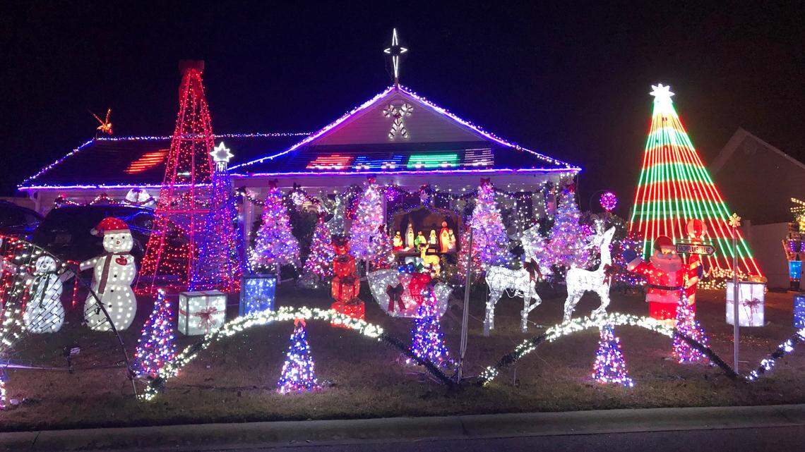 5 must-see Bluffton neighborhoods decked out in Christmas lights