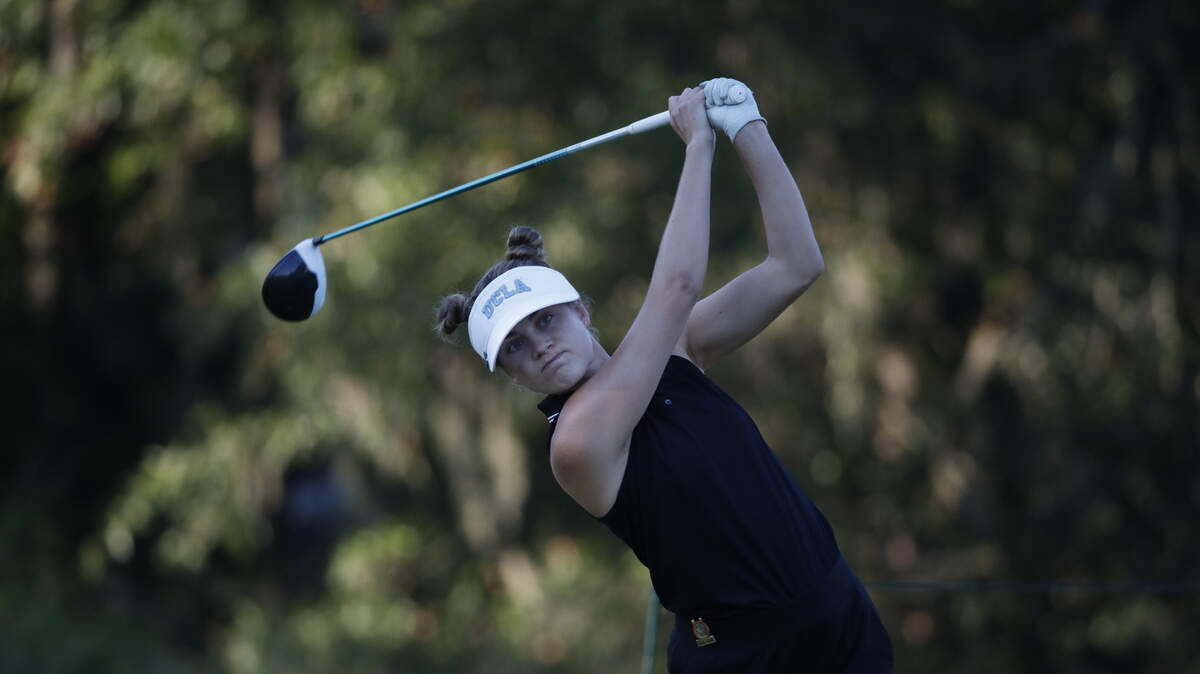 Aliea Clark hits her drive on the fist hole to kick off her match against Jennifer Peng during the round of 64 at the 2021 U.S. Women’s Mid-Amateur at Berkeley Hall Club (North Course) in Bluffton, S.C. on Monday, Sept. 27, 2021.