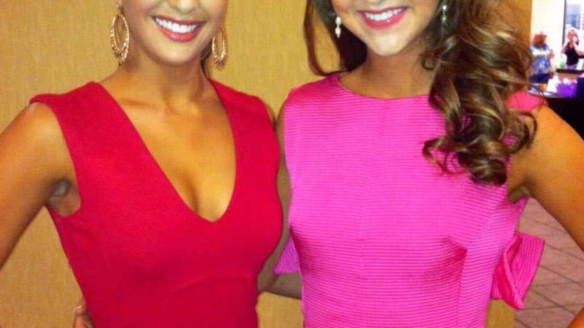 Lauren Cabaniss, left, and Julia Wofford