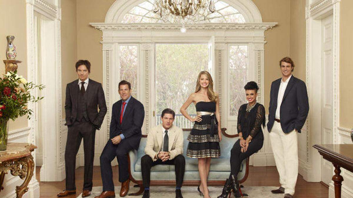 SOUTHERN CHARM -- Season:1 -- Pictured: Witney Sudler-Smith, Thomas Ravenel, Craig Conover, Cameran Eubanks, Jenna Lee King, William Shepherd "Shep" Rose III