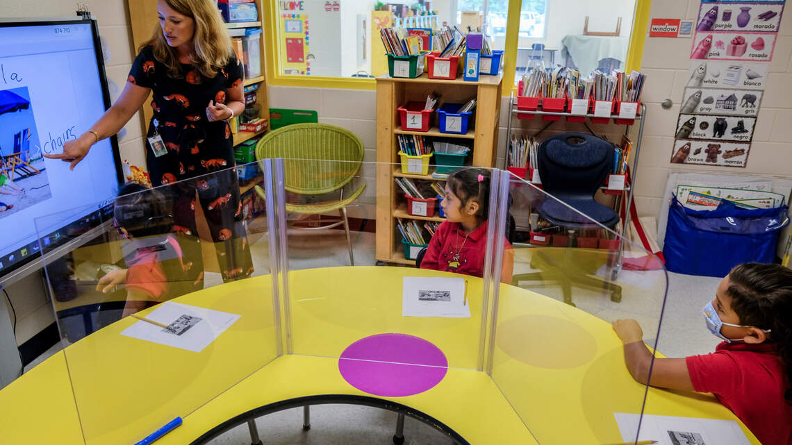 ‘Lo que sea necesario.’ Esta escuela enseña a SC cómo ayudar a los estudiantes hispanos a tener éxito