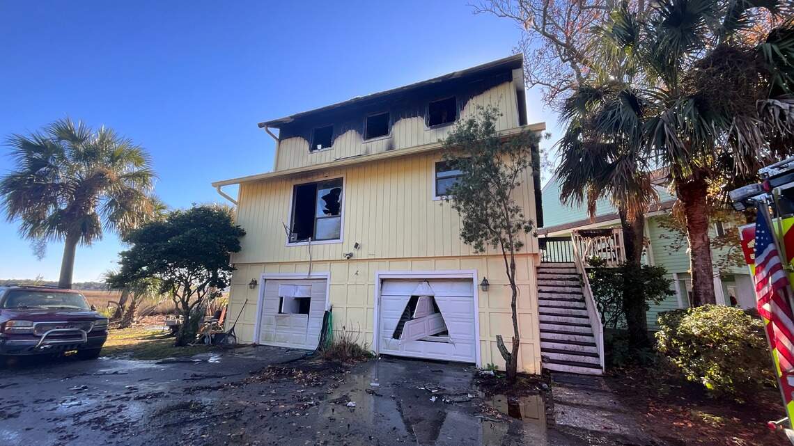 2 dogs were trapped on a porch in Hilton Head house fire. How they were rescued