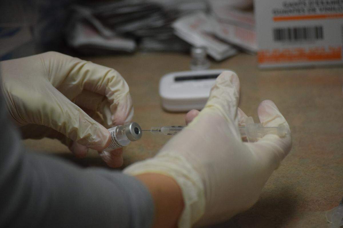 Beaufort Memorial Hospital began to provide Pfizer-BioNTech’s coronavirus vaccine to employees on Monday, Dec. 21, 2020.