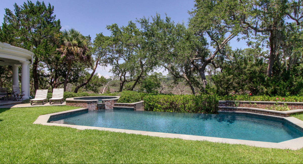 The swimming pool on Gull Island.