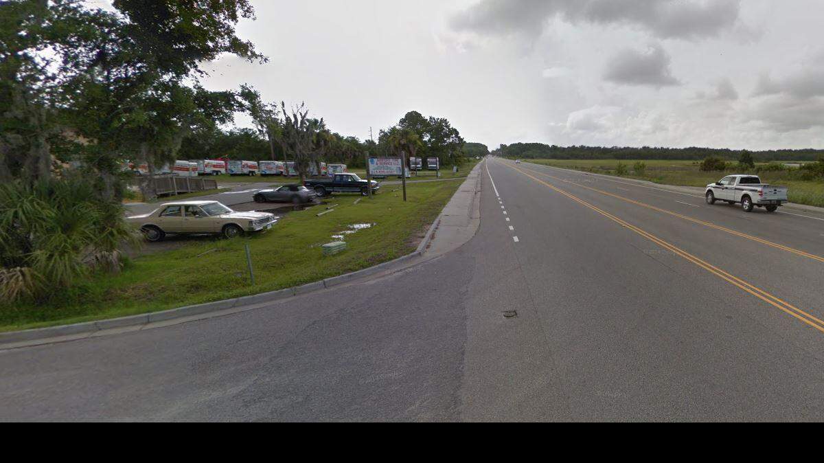Looking north on Sea Island Parkway at Lost Island Road, near the vicinity of a proposed development at 226 Sea Island Road that has drawn opposition from Lost Island residents.