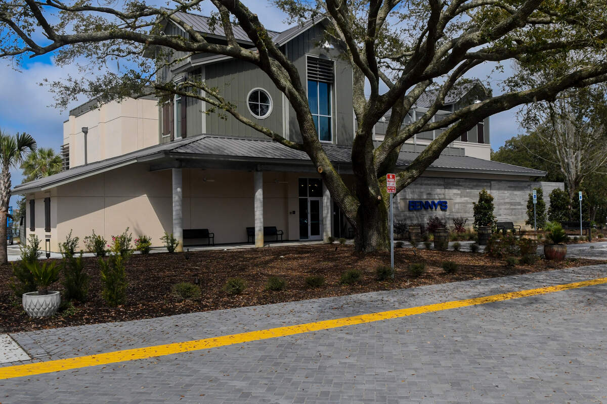 Benny’s Coastal Kitchen is located off Squire Pope Road with water views of Skull Creek and features an open kitchen concept with outdoor patio seating and a rooftop tapas bar on Hilton Head Island. The restaurant is the namesake of the late Benny Hudson who operated a fleet of shrimp boats, and opened the island’s first tourist-oriented seafood restaurant in 1968.
