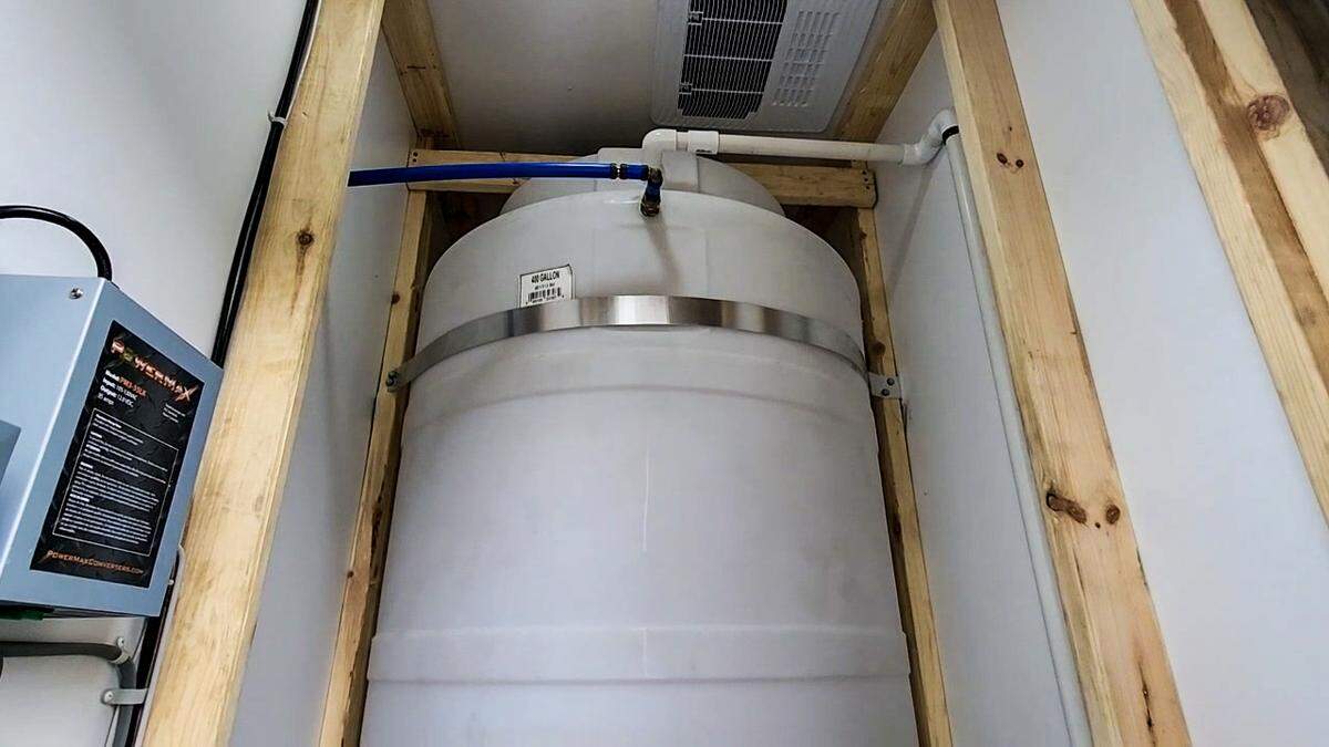 The 400-gallon water tank can accommodate 18, 15-minute showers and one load of laundry. If the trailer is hooked up to a water source, it can run endlessly.