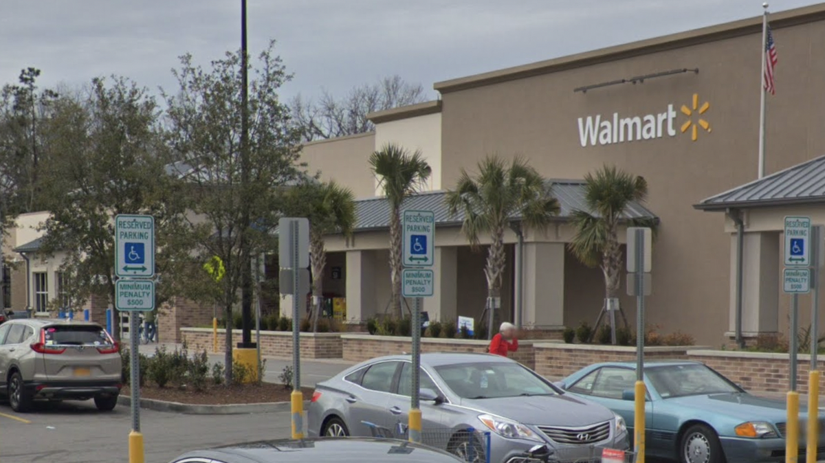 Pollice allege the Port Royal couple left their sons in a parked car near Bluffton’s eastern Walmart, located at 4 Bluffton Road.