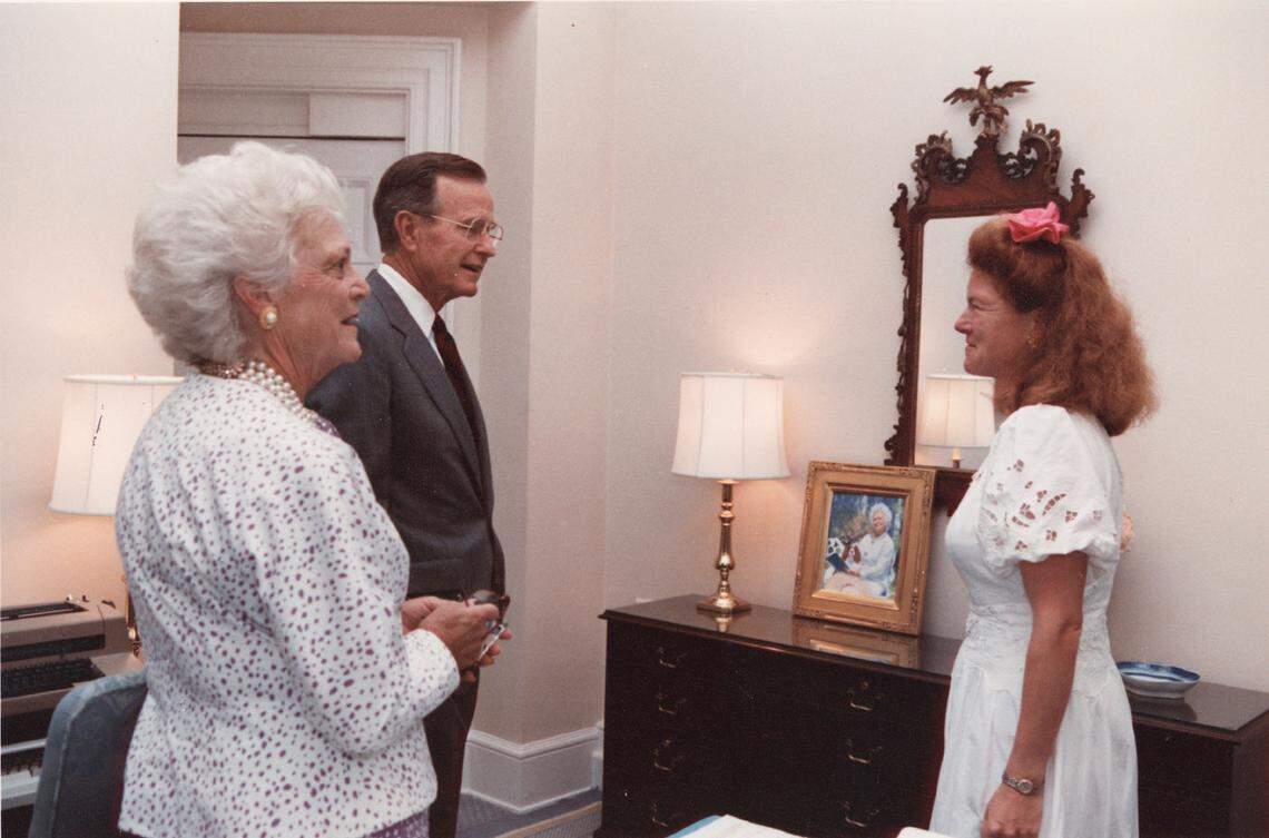 Artist  Candace Lovely of Hilton Head Island, S.C., with Barbara Bush and President George H.W. Bush at the time she painted the first lady's portrait in 1991.