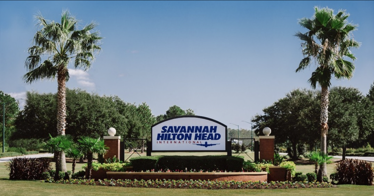 Savannah-Hilton Head International airport is located at 400 Airways Avenue in Savannah, located just 40 miles from Hilton Head Island. 