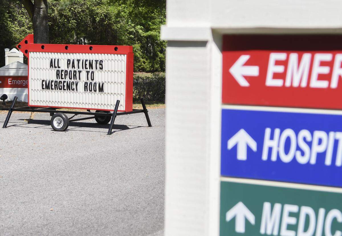 A sign on Hospital Center Boulevard directs all patients arriving at Hilton Head Hospital to use the emergency room as seen on Monday, March 30, 2020.