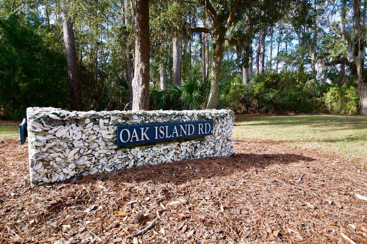 Sign for Oak Island Road.