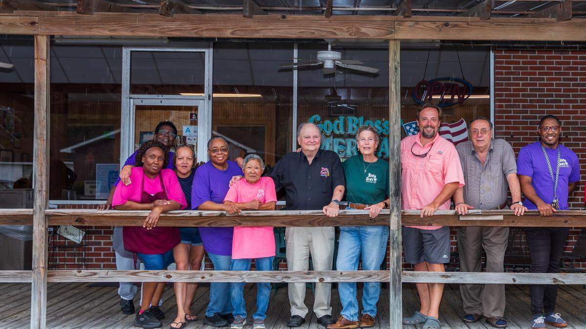 Tom and Marie Lewis have sold Alvin Ord’s Sandwhich Shop in Port Royal to Nick Borreggine and Nick Borreggine Sr. Employees and the Meyers and the Borreggines are pictured. From left to right: Lisa Oliver (back), Mollie Heyward, Mary Townsend, Ronette Grant, Eriko Ruelas, Tom and Marie Lewis, Nick Borreggine, Nick Borreggine Sr. and Mark McKay.