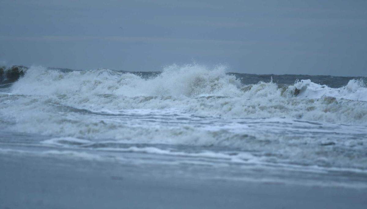 As tropical storm Ian advances up the coast, storm surge is creating breaking waves on Hilton Head Island on Wednesday Sept. 29, 2022.