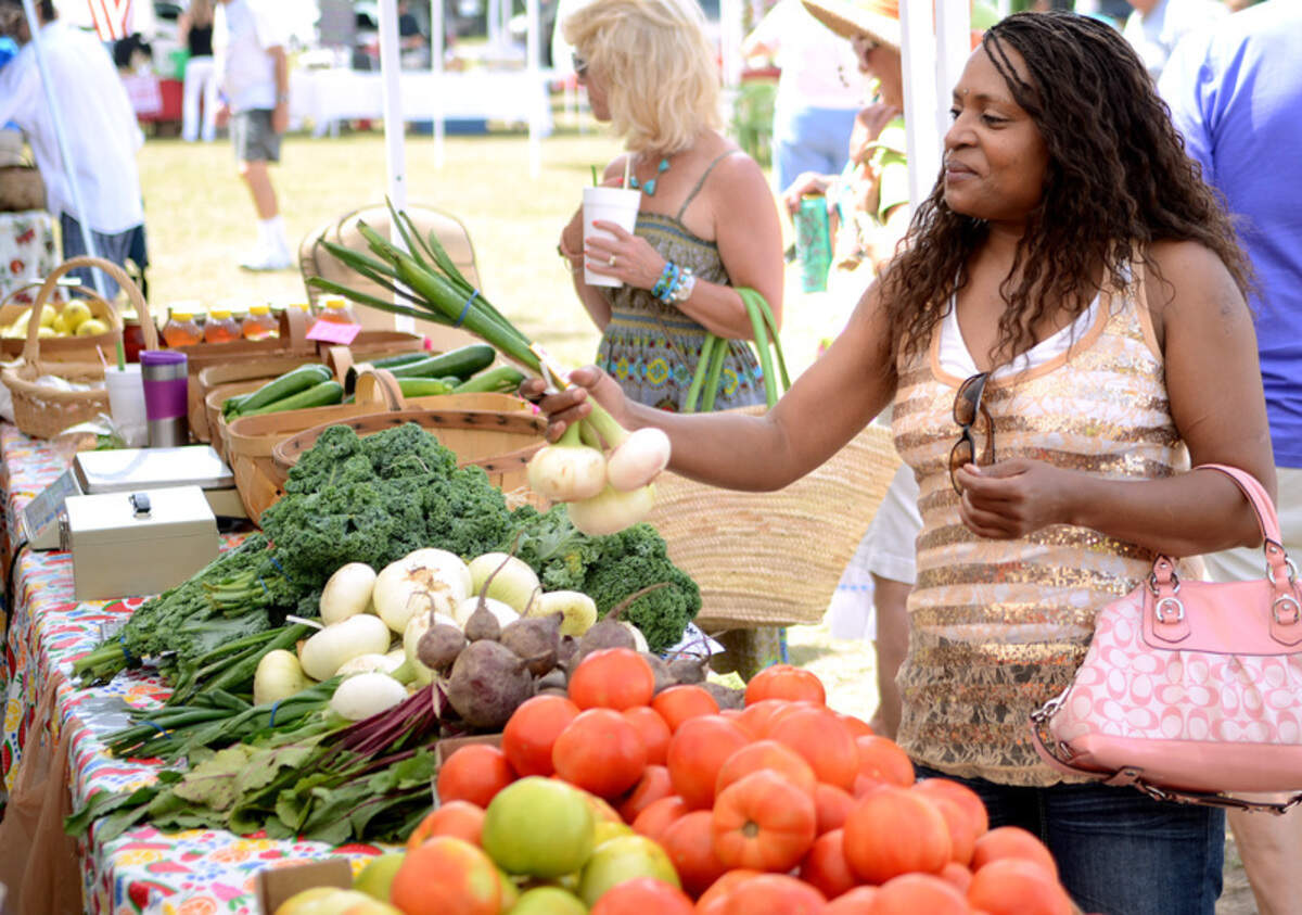Carmela Countz shops at the Hilton Head Island Farmers Market in 2010.