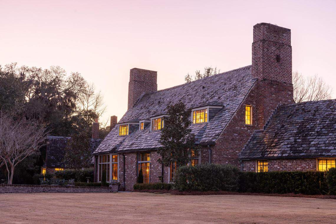 Exterior of the Richmond Plantation in Berkeley County, South Carolina