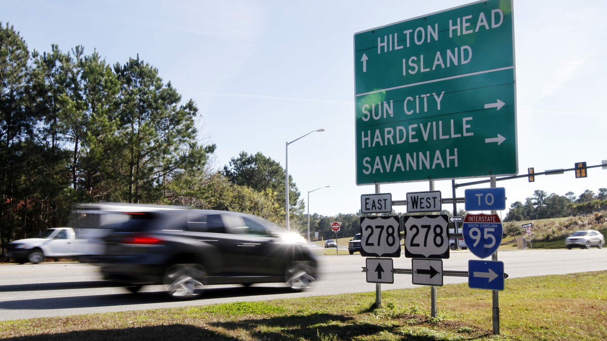 The SC DOT's directional sign at SC 170 South at US 278 accidentally left an "E" out of Hardeeville. This photograph was taken Dec. 19, 2013.