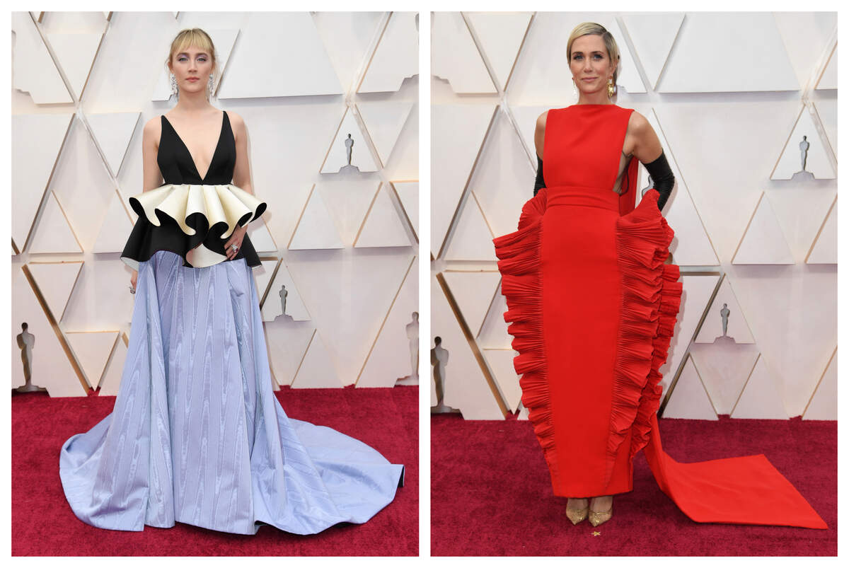 Saoirse Ronan and Kristen Wiig arrive at the Oscars on Sunday, Feb. 9, 2020, at the Dolby Theatre in Los Angeles.&nbsp;