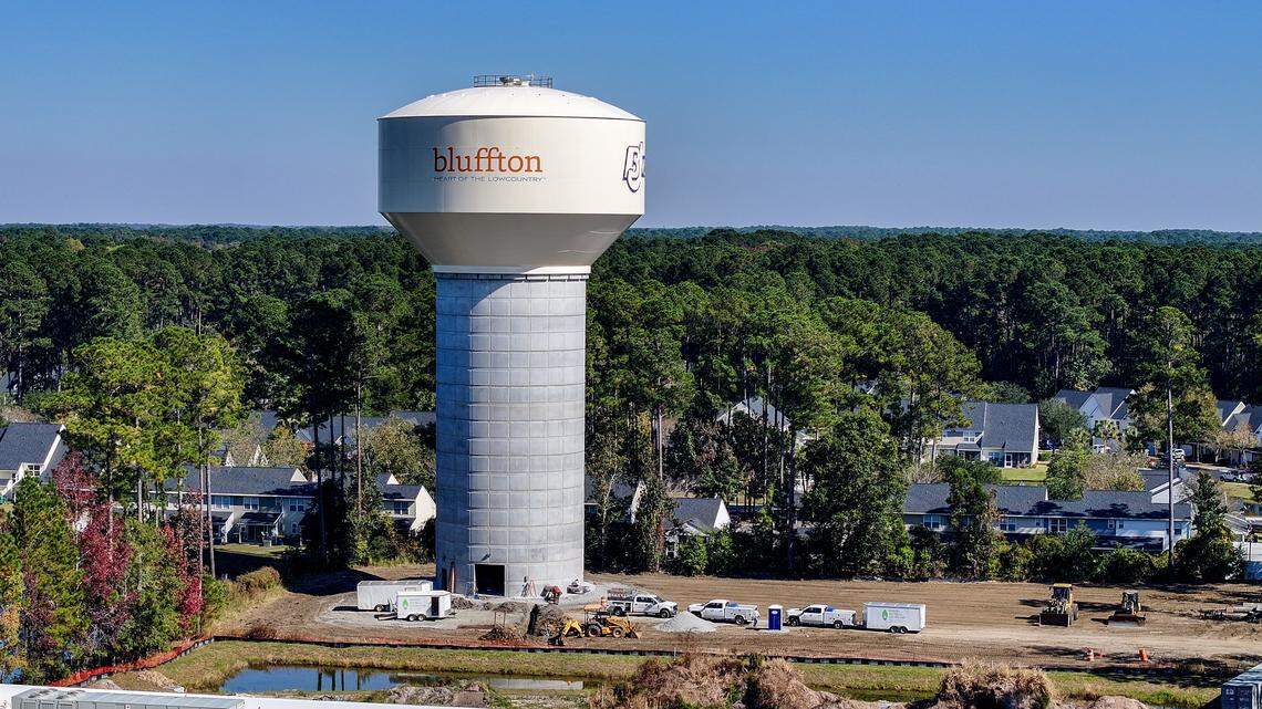 Construction continues on Beaufort-Jasper Water & Sewer Authority’s new water tower on Nov. 6, 2025, located near the intersection of Buckwalter and Bluffton parkways in greater Bluffton.