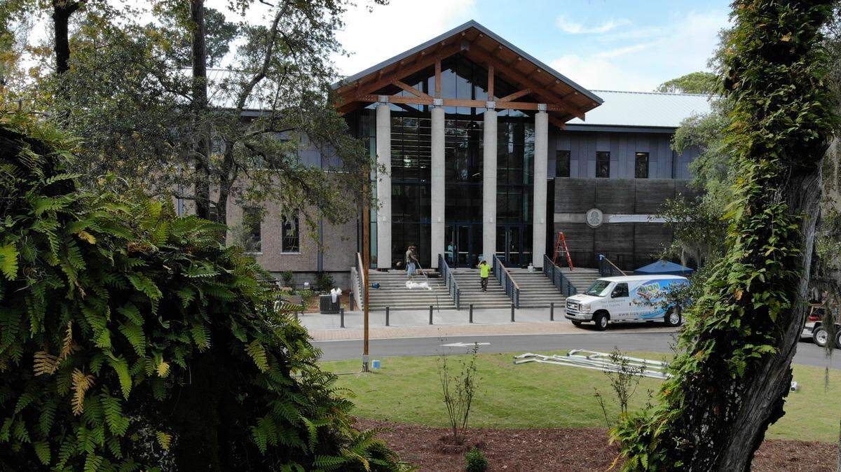 The new state-of-the-art Hilton Head campus “models the experiential learning concept by functioning as a working event center for hospitality with food production, beverage and innovation labs as well as high-tech classrooms.”