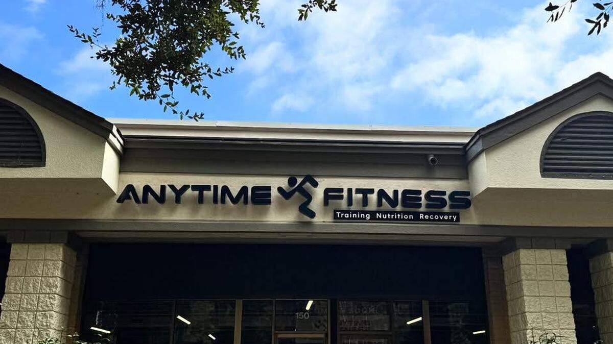 Hilton Head Island residents have a new option for starting the New Year strong with the opening of a brand-new 24-hour gym, Anytime Fitness at Festival Centre at Indigo Park.