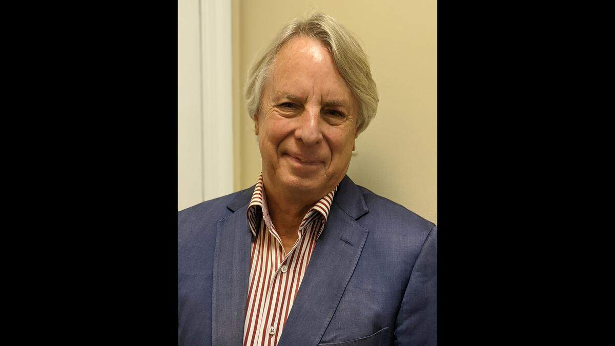 Hilton Head Island resident Walter Czura is using his intimate knowledge of the real-life characters involved in the “Gentlemen Smugglers” drug smuggling ring to make movies.