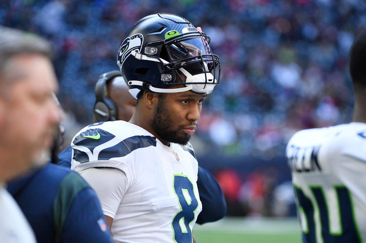 Seattle Seahawks defensive end Carlos Dunlap (8) during the first half of an NFL football game, Sunday, Dec. 12, 2021, in Houston. (AP Photo/Justin Rex )