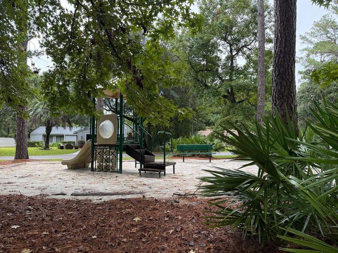 Residents in the Squiresgate community on Hilton Head Island spoke of rumors that a group of boys hid a firearm around the neighborhood’s playground after the teens were confronted by an off-duty deputy the evening of Sept. 28, 2025. Relatives of the teens denied the existence of a gun.