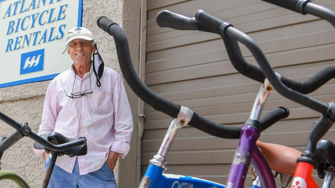 Ads say Hilton Head ‘stands ready’ for tourists, others say ‘stay away.’ Which is true?