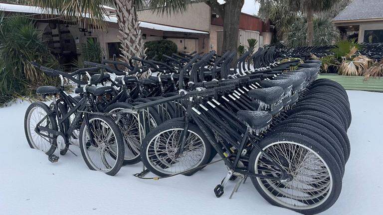 Photos: After rain turns to sleet, snow blankets Beaufort County