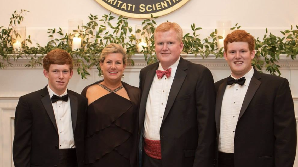 Alex Murdaugh, son offer $100,000 reward for information in murders of family members