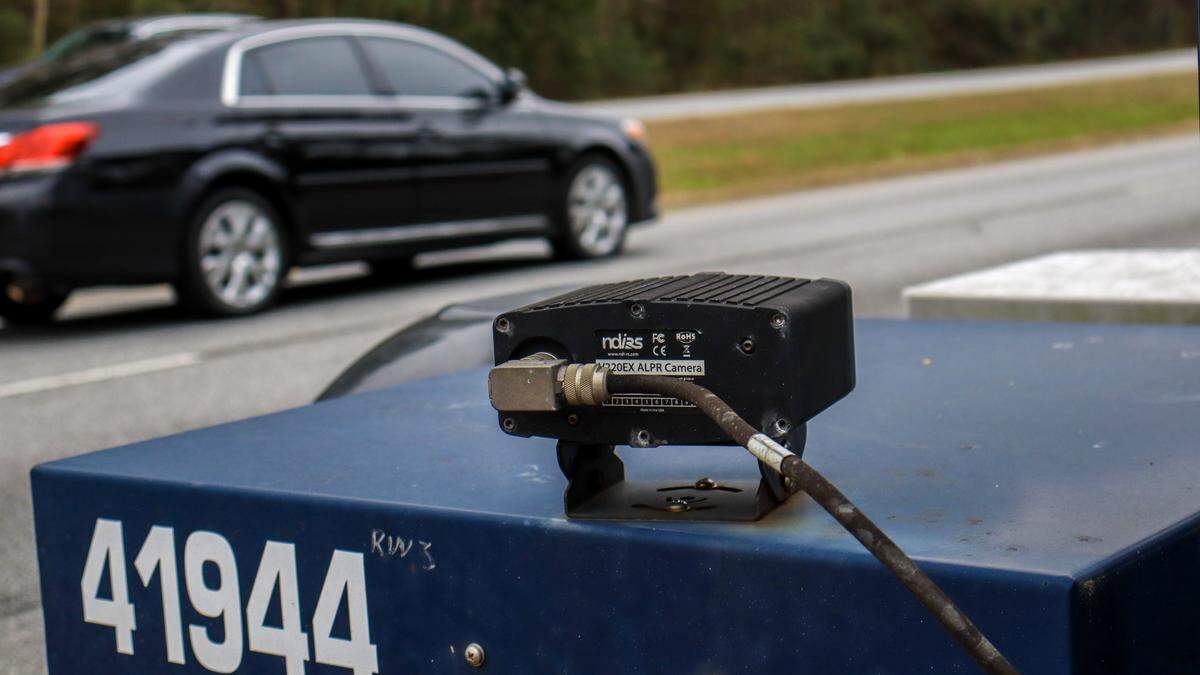An automatic license plate reader camera can be seen mounted near the white numbers on a Beaufort County Sheriff’s Office messaging trailer on Feb. 4, 2026, near the intersection of William Hilton Parkway and Exchange Street on Hilton Head Island.