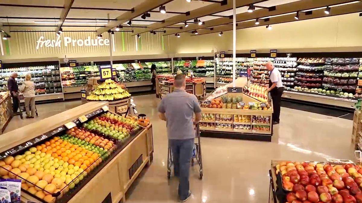 A Food Lion produce section.