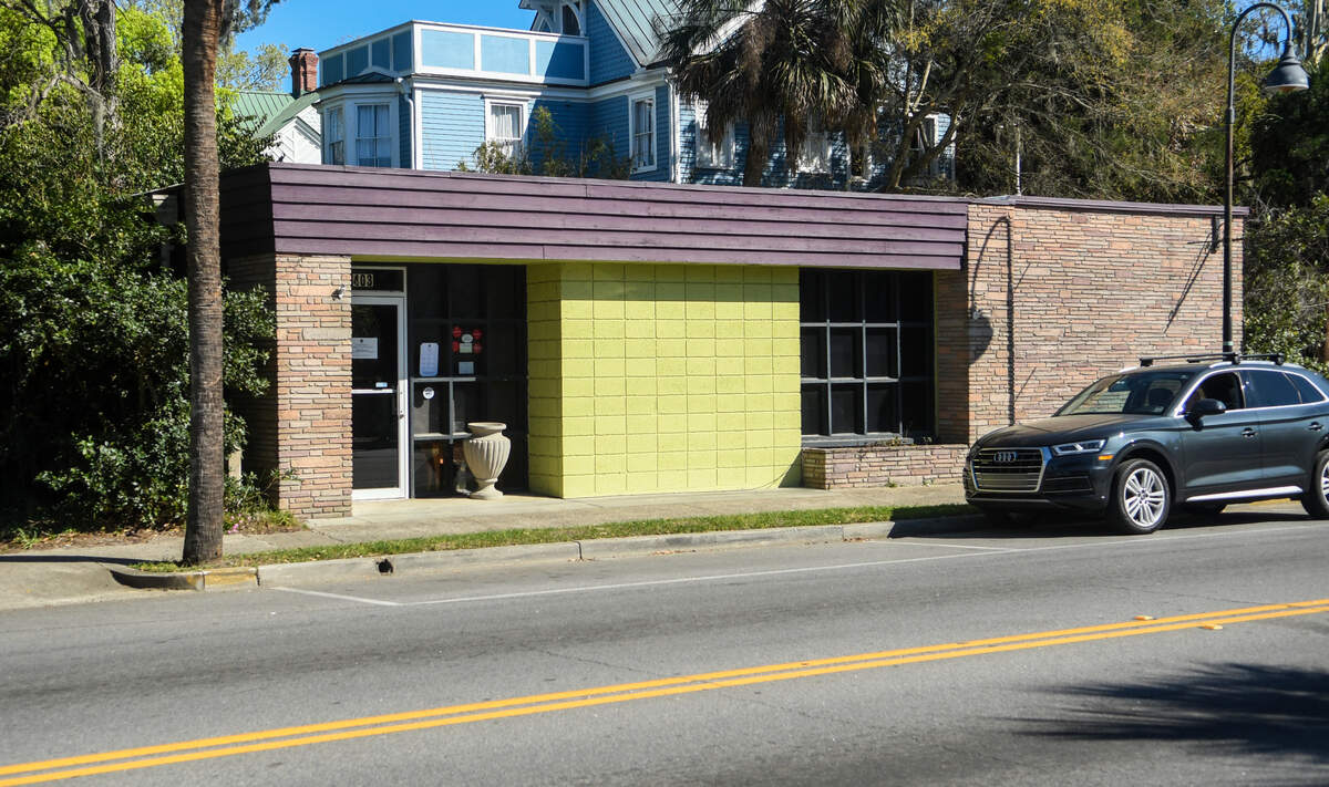 Griffin Market (ca. 1960) on Carteret Street in downtown Beaufort is one of 54 structures that might be designated a contributing structure in Beaufort’s Historic District.