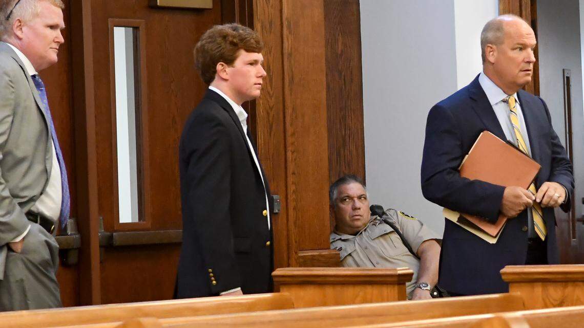 Paul Murdaugh had two brushes with law near Charleston while on bond, records show