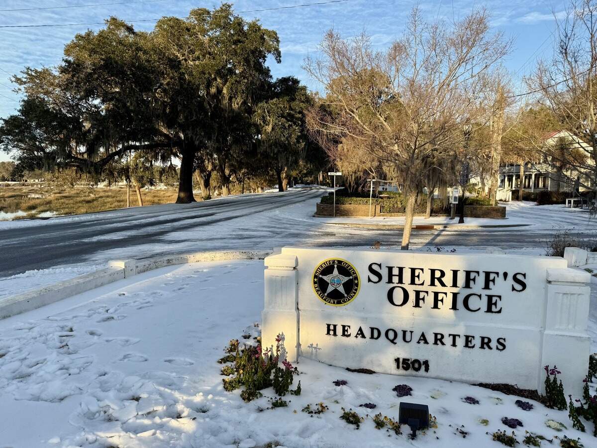 Beaufort County police once again advised residents to stay off the roads Friday morning due to “dangerous” conditions observed by deputies.