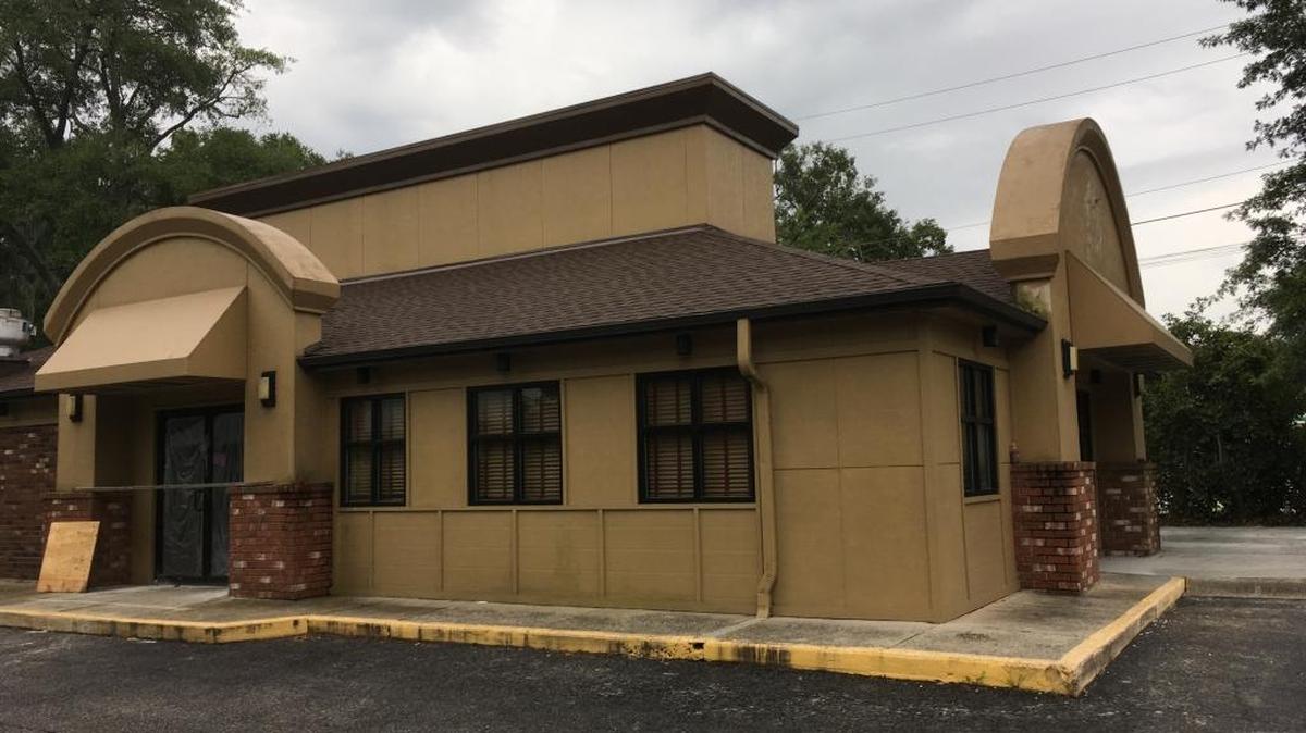 A former Pizza Hut in Beaufort is being transformed into an Italian restaurant.